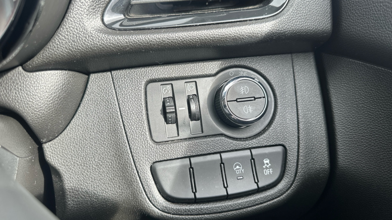 Vauxhall Viva 1.0 SE 5dr [A/C] Petrol Hatchback